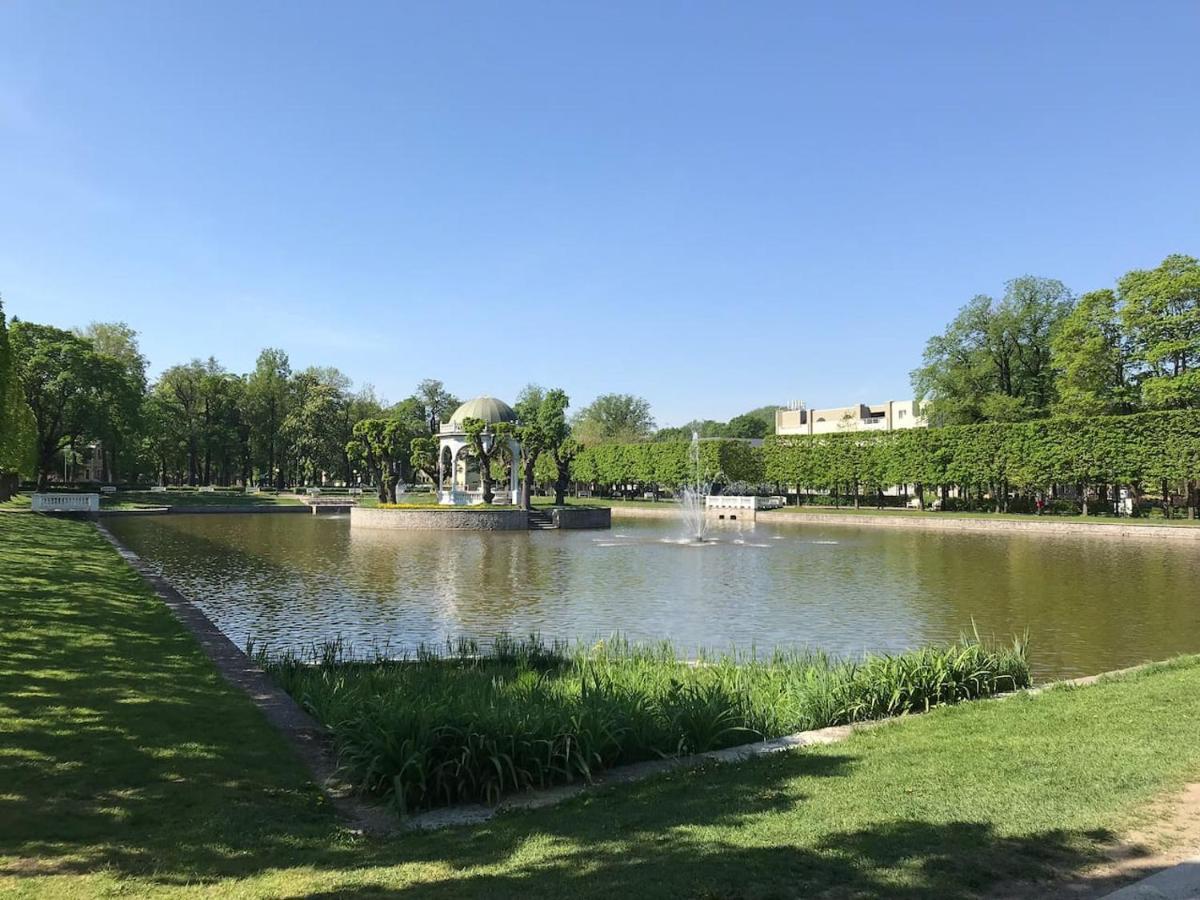 1 Bedroom Apartment Near Kadriorg Swan Pond Talin Exterior foto